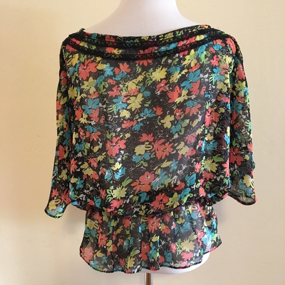 SALE! Short sleeves flower print blouse - Picture 2 of 4