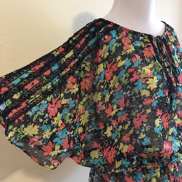 SALE! Short sleeves flower print blouse - Picture 3 of 4