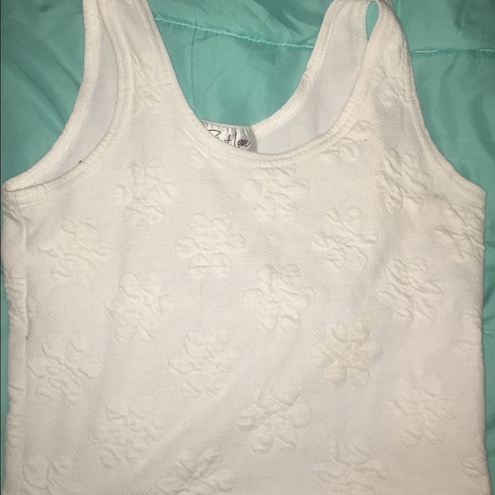White crop tank top