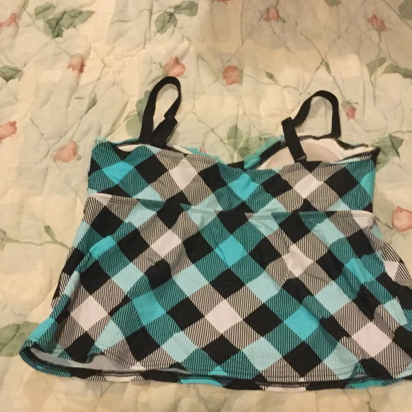 🎉SALE 🎉Swim Tank in Large - Picture 3 of 3