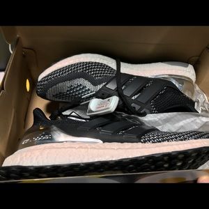 ADIDAS ULTRA BOOST LTD OLYMPIC MEDAL PACK "SILVER"