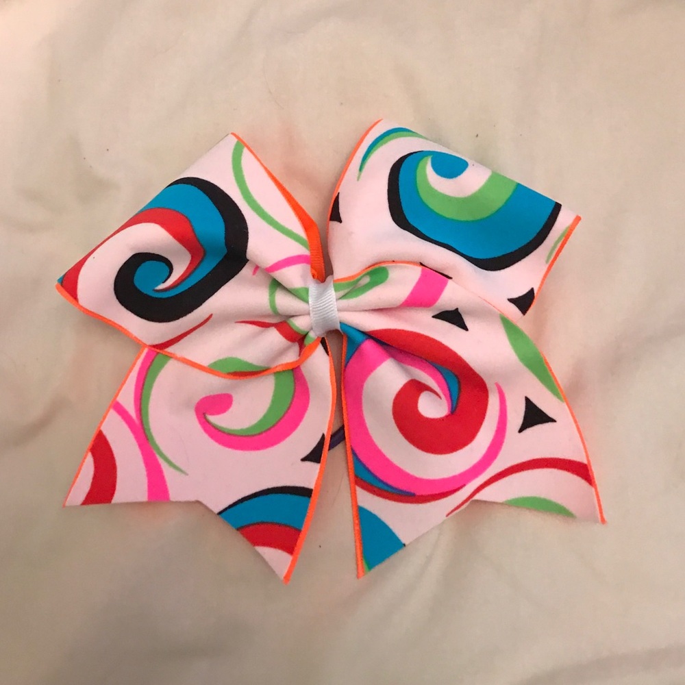 Cheer bow