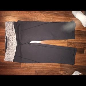 Lulu lemon crop leggings! Size 8