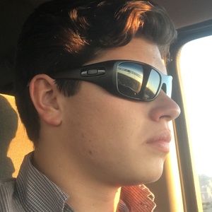 Meet your Posher, Esteban