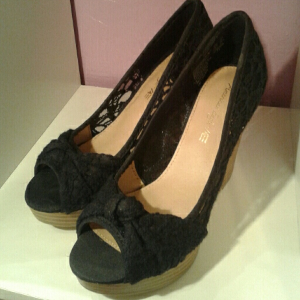 American Eagle heels