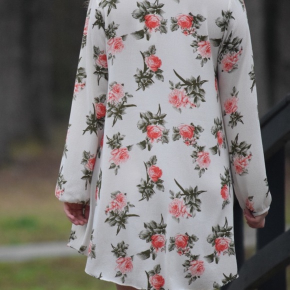 Floral tunic - Picture 3 of 3