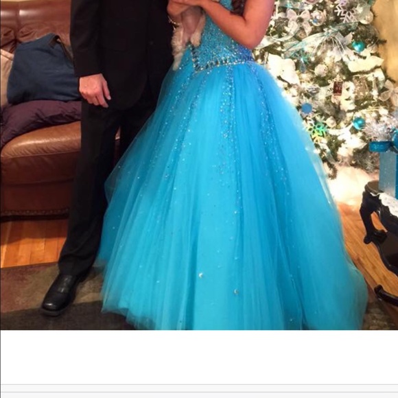 Mori Lee gown worn one day 5 hours - Picture 5 of 6