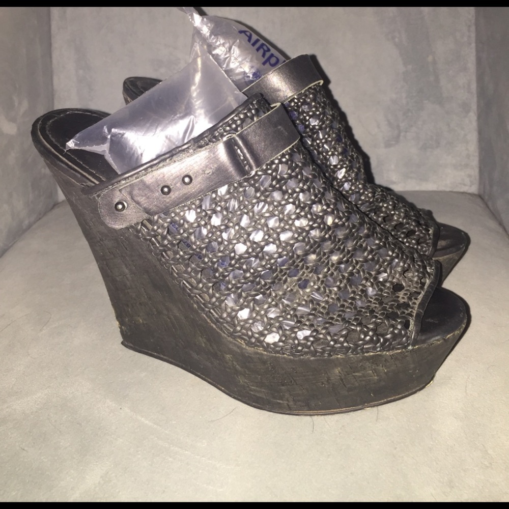 Black Wedge Platform Sandal by Rock & Republic 10M