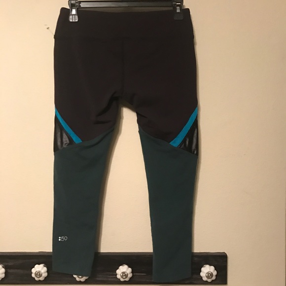 Studio 59 sz M crops - Picture 2 of 2