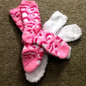 Fuzzy socks!! 💕🤗☃️