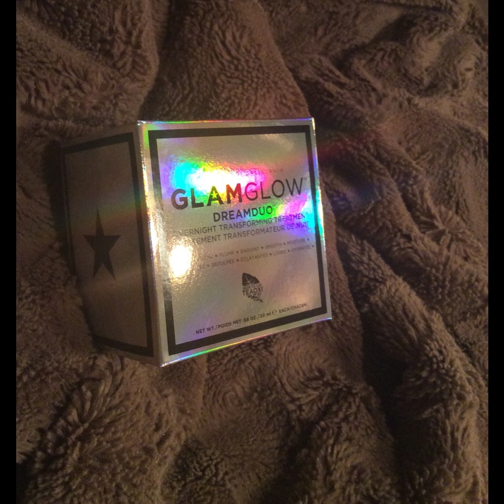 Glam Glow✨✨ - Picture 2 of 4