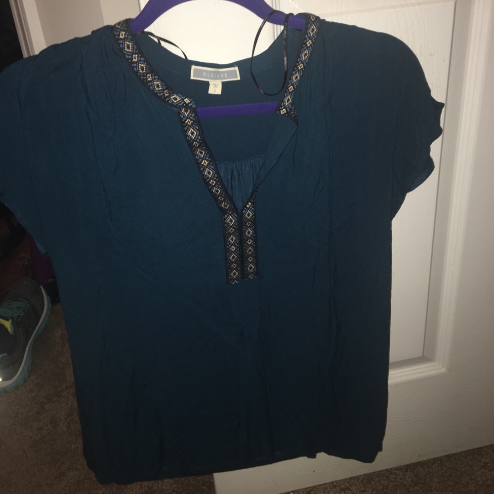 Teal top