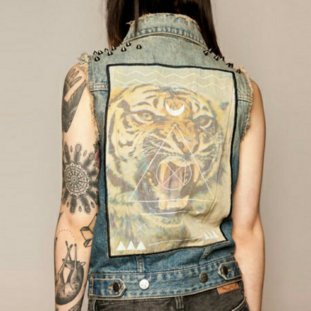 Drop Dead Tiger Vest