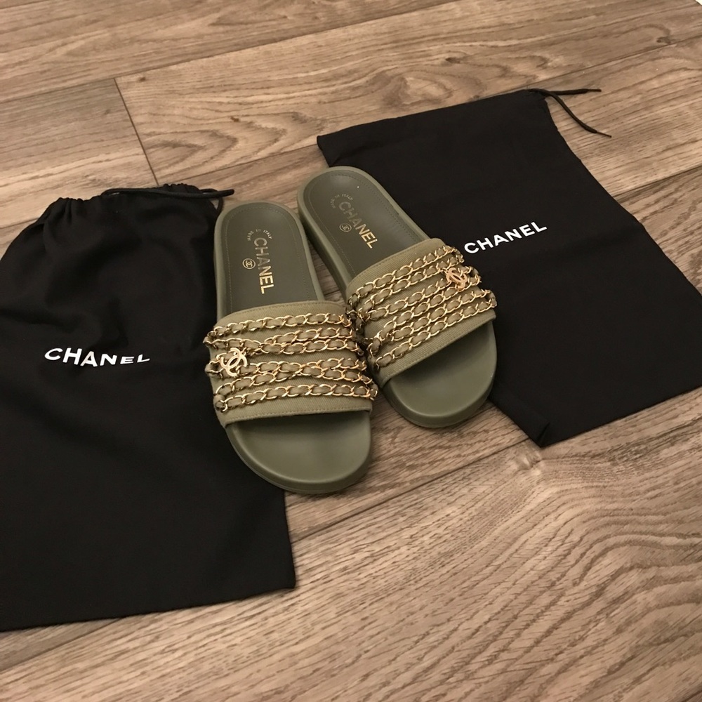 Chanel flops