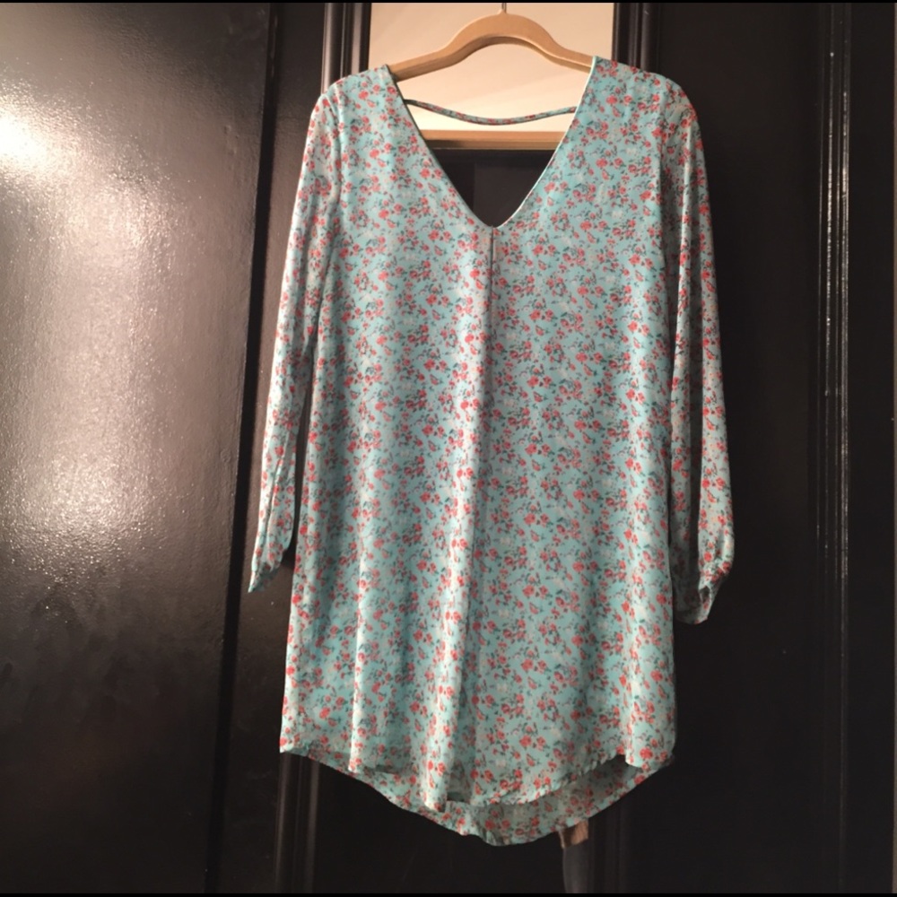 Naked wardrobe light blue floral dress. - Picture 3 of 7