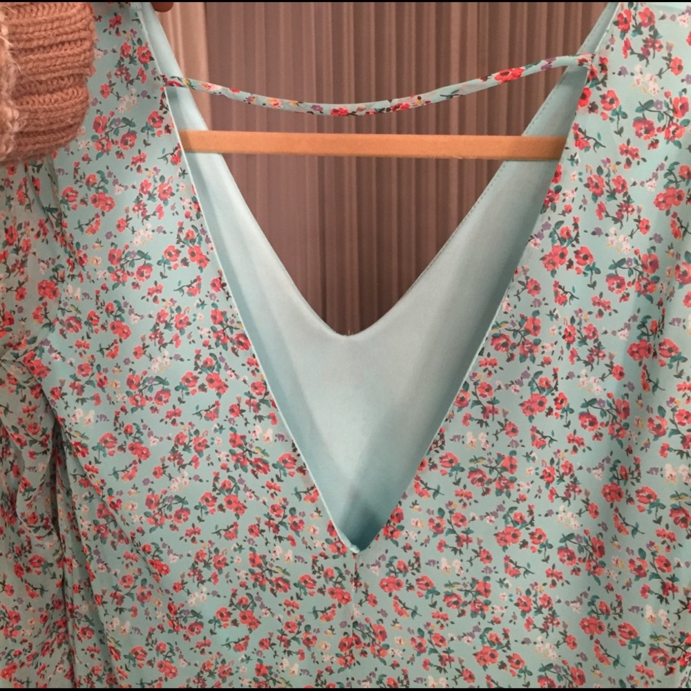 Naked wardrobe light blue floral dress. - Picture 6 of 7