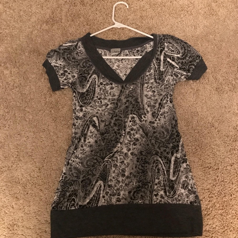 Cute short sleeve top