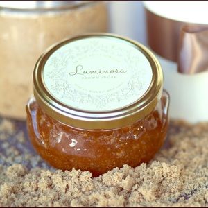 BNIB Luminosa (Brown Sugar) natural Body Scrub