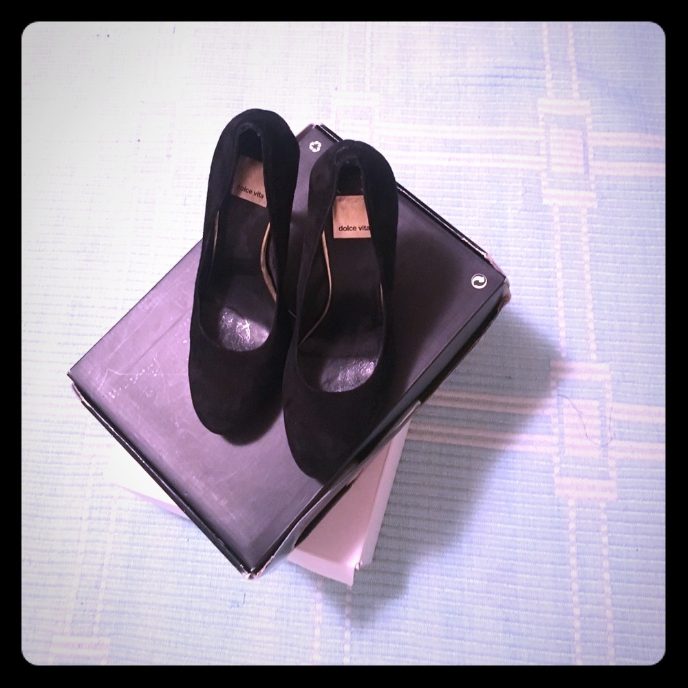 Suede Dolce Vita Black Pumps