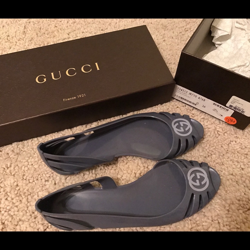 Size 36 Grey rubber Gucci sandals
