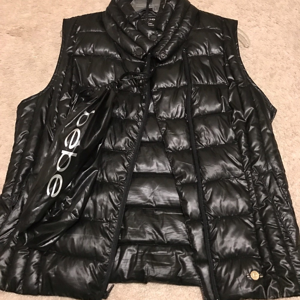 Bebe. Puffer Vest , hip length