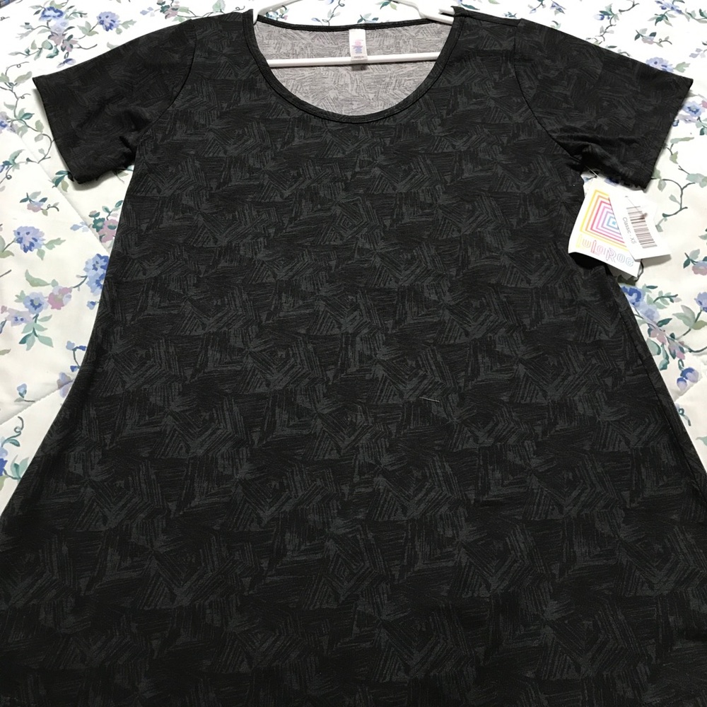 LuLaRoe Classic tee xs