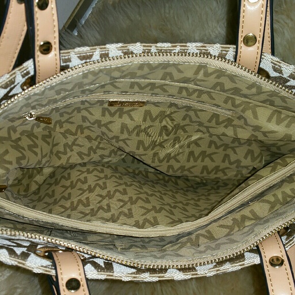 ~Sold~ - Picture 2 of 4