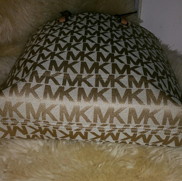 ~Sold~ - Picture 3 of 4