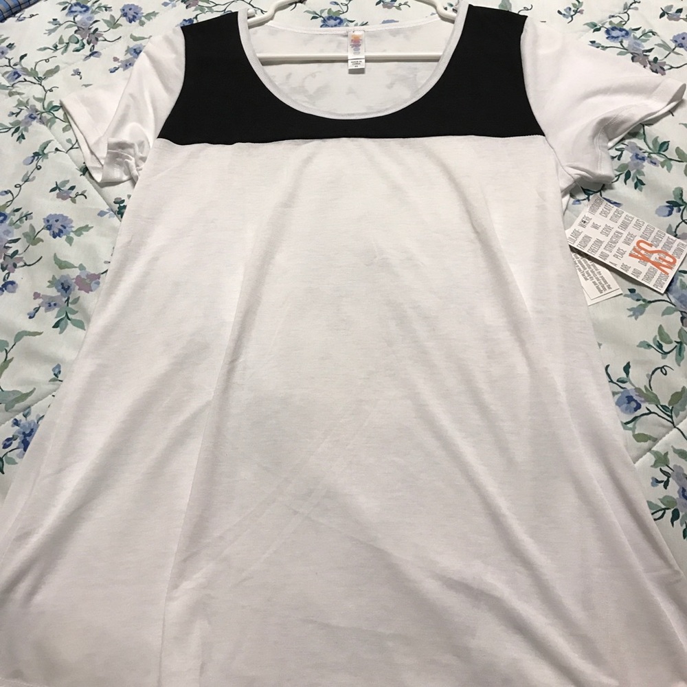 LuLaRoe Classic tee xs