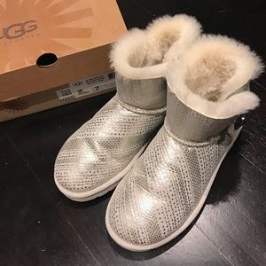 Ugg mini bailey button bling size 7