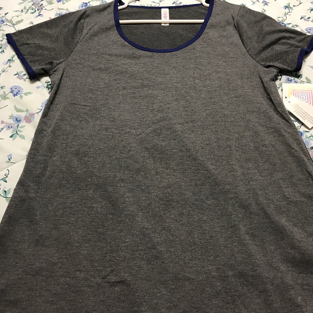 LuLaRoe Classic tee s