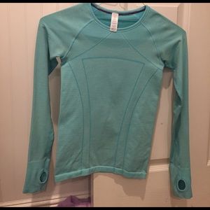 Ivivva size small 8-10 long sleeve light blue