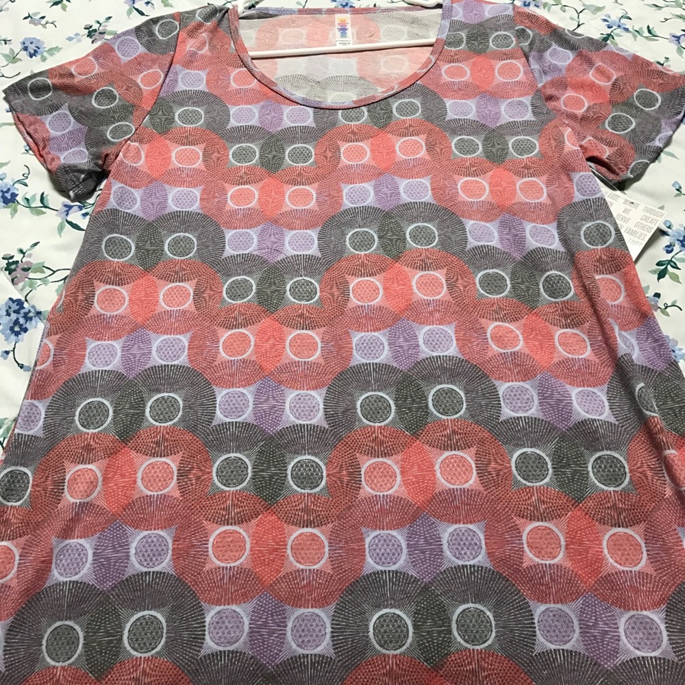 LuLaRoe Classic tee m