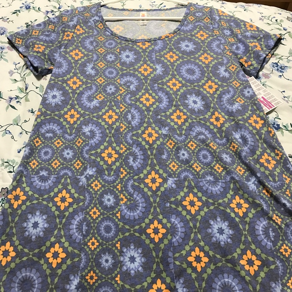 LuLaRoe Classic tee m