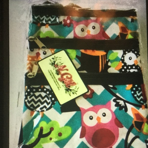 Boutique Bags - Chevron Owl Print Crossbody Purse Boutique Bags - Chevron Owl Print Crossbody Purse
