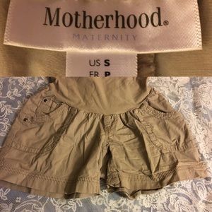 Motherhood Maternity tan shorts size small