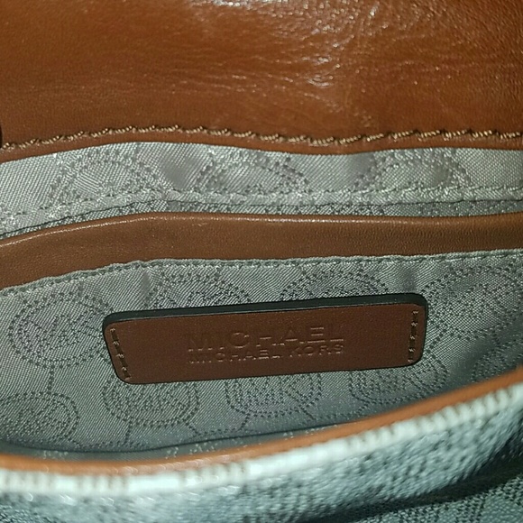 Michael Kors Crossbody Bag - Picture 5 of 6