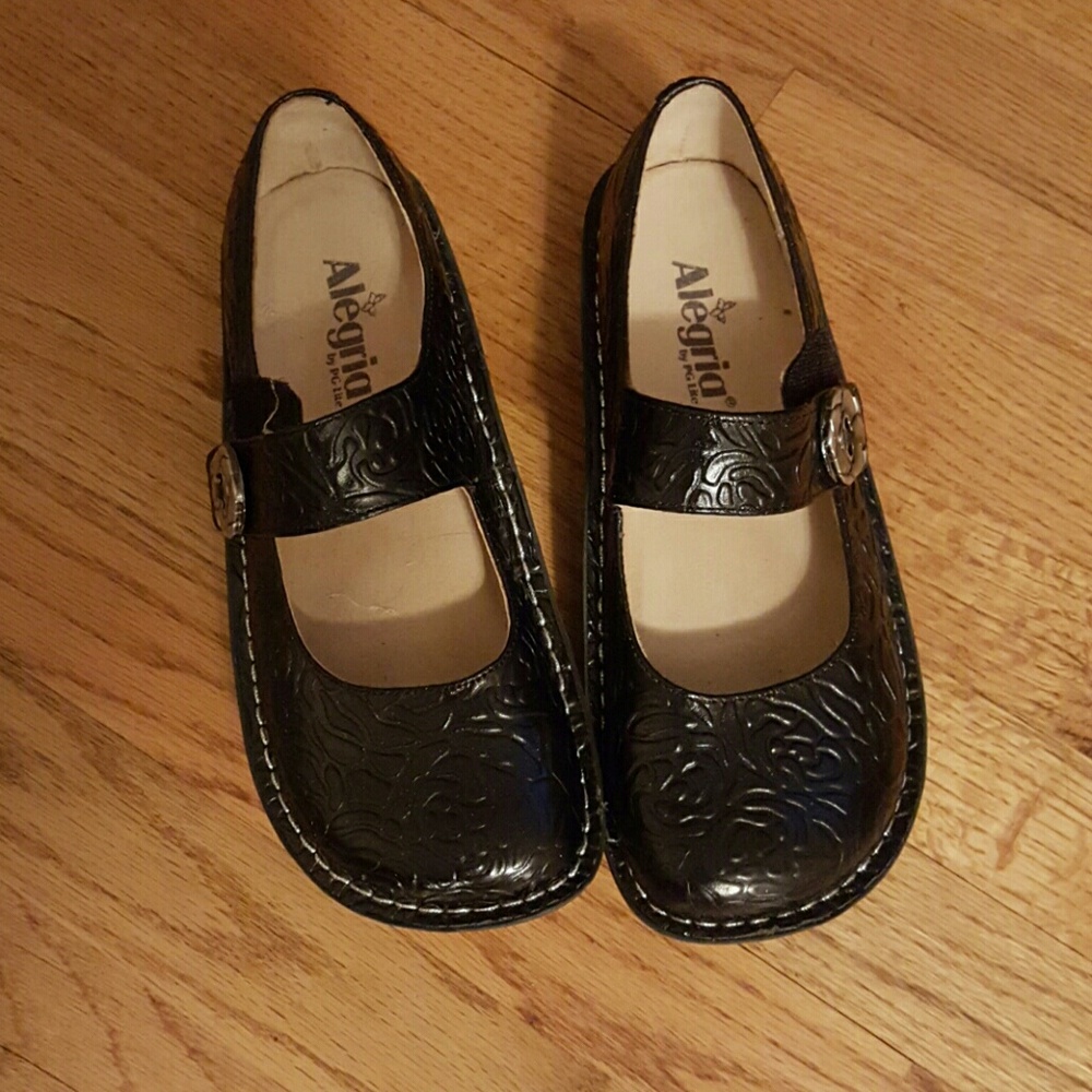 Alegria Leather Mary Jane's.