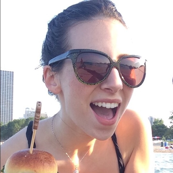 Meet your Posher, Nico - Picture 2 of 5