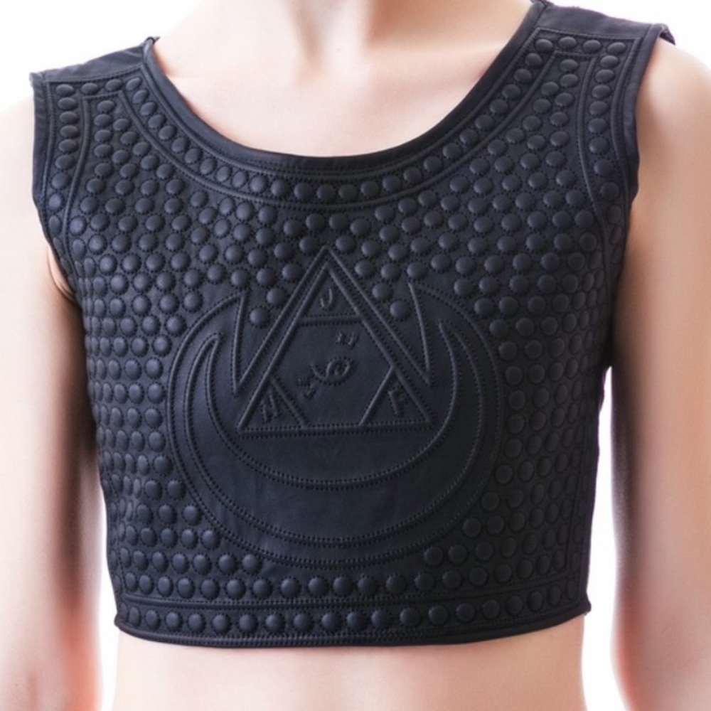 UNIF BRAILE CROP TOP