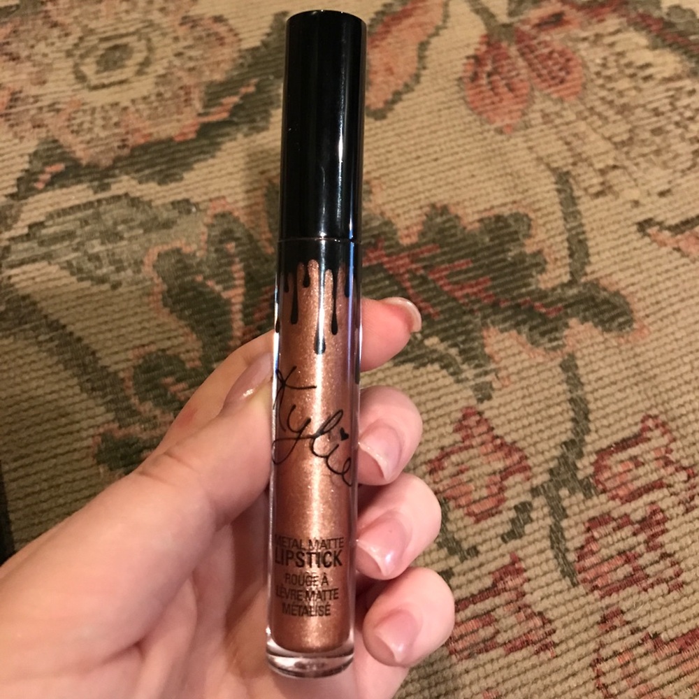 Kylie cosmetics in the metallic king k