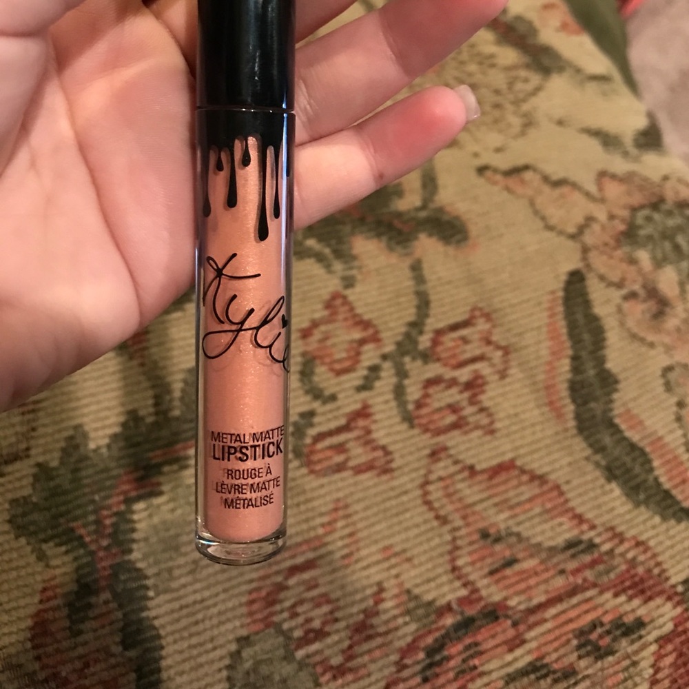 Kylie cosmetics metallics in heir