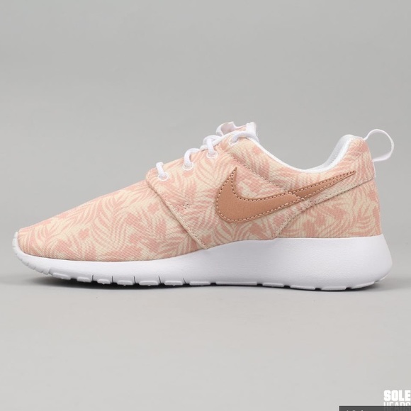 nike roshe one rose