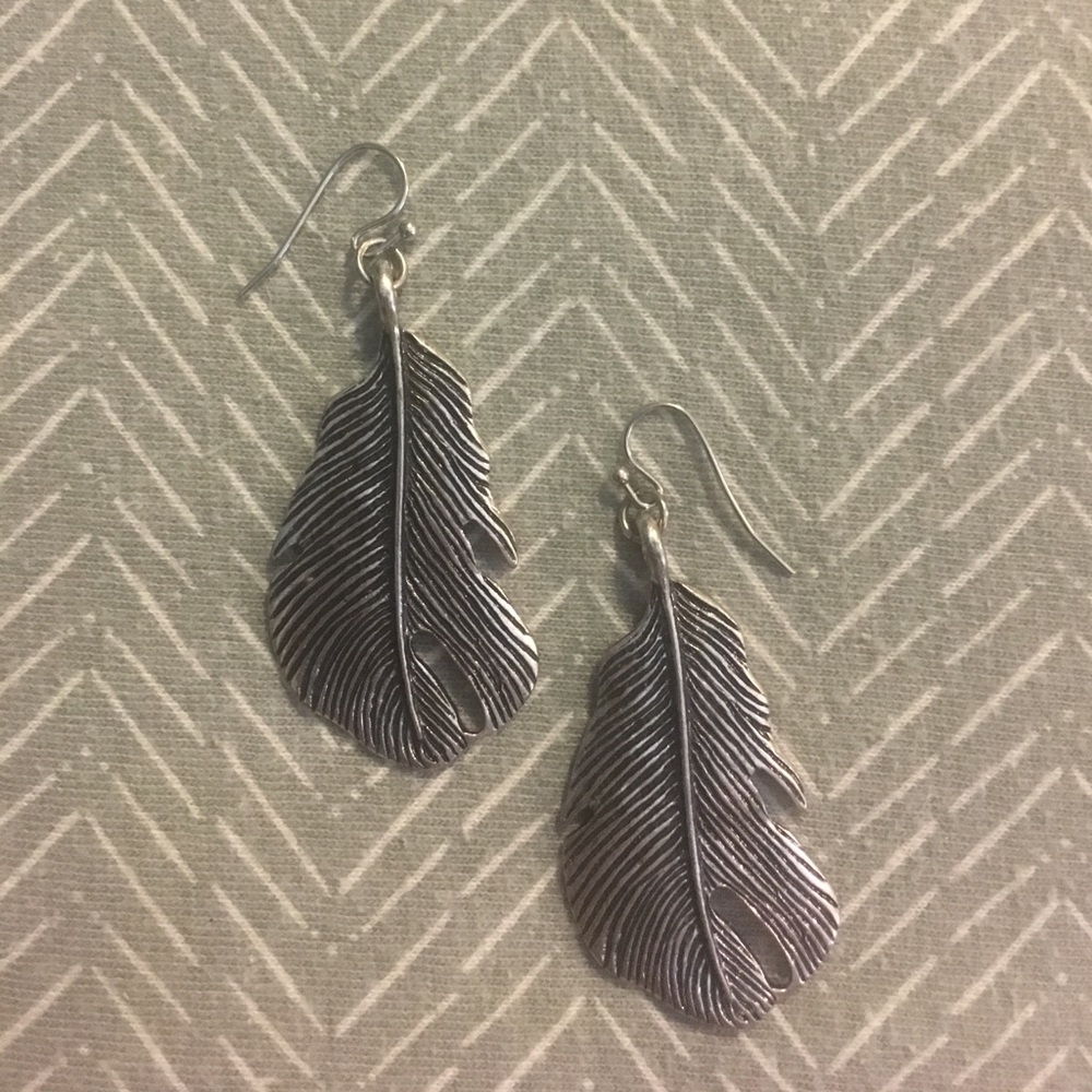 ❤SOLD❤Feather Dangles - Picture 1 of 2