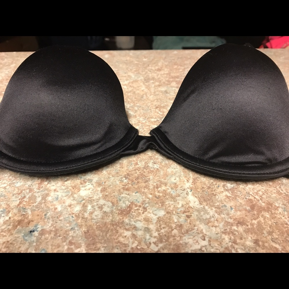 34B VS Bra