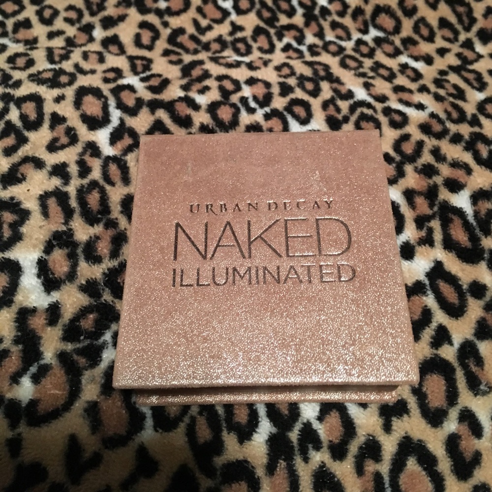 BRAND NEW URBAN DECAY HIGHLIGHTER