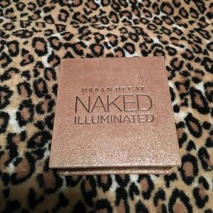 BRAND NEW URBAN DECAY HIGHLIGHTER