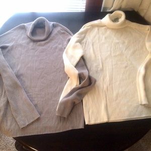 🎉SOLD!🎉$49 Lot of 2 turtleneck sweater XL L