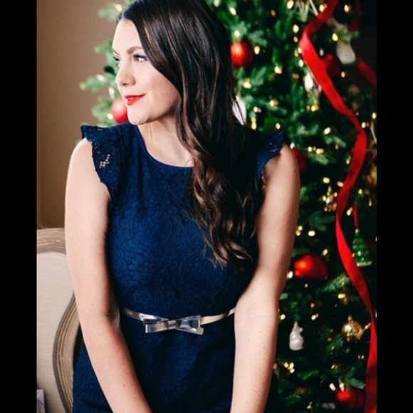 Ann Taylor Loft flutter 💓 sleeve lace dress 👗. - Picture 4 of 8