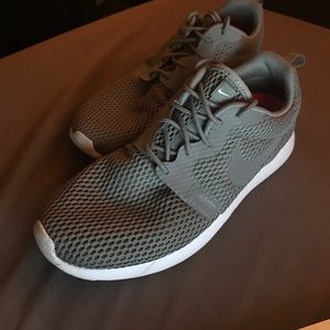 Nike Gray Roshe Runs